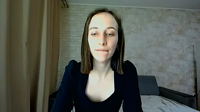 Anika_bloom webcam
