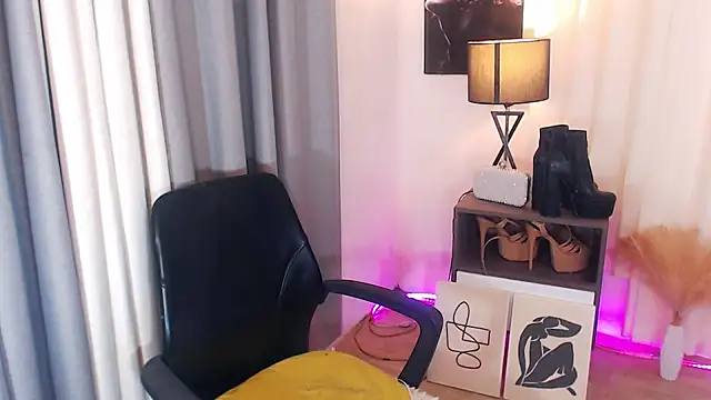 FuckingDolls69 webcam