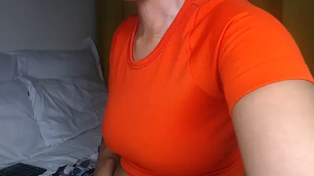 Bella_2025 webcam