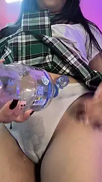 mary_luckaysha_ webcam