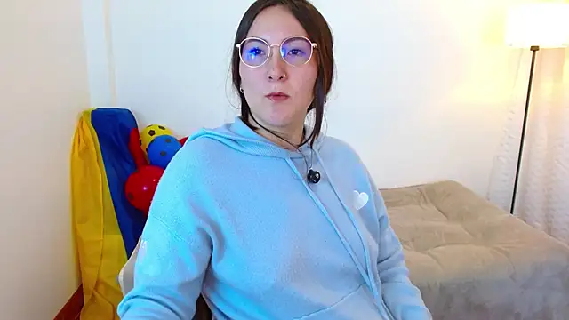 elle_lee_ (G young) - NIPPLE CLAMPS WITH SALIVA TITS🔥😏
