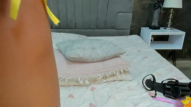 isa_lancaster live sex cam
