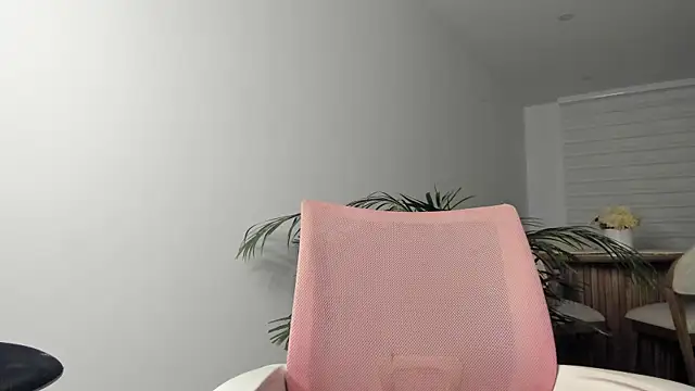 Ori_valentina live cam on StripChat