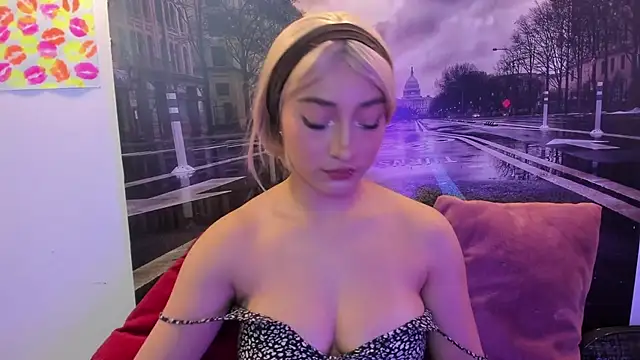 Nina-Mars live cam on StripChat