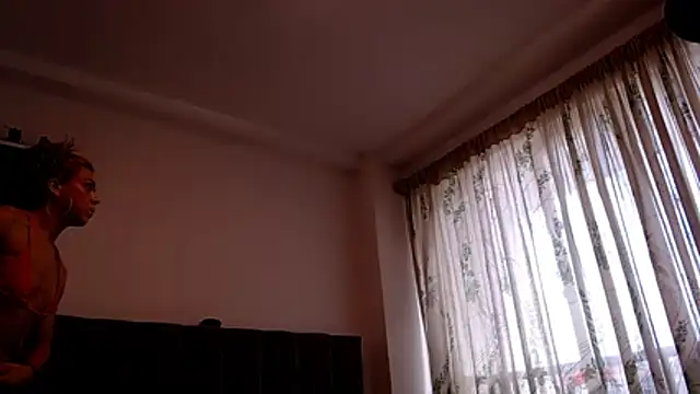 saara_johnson496 webcam