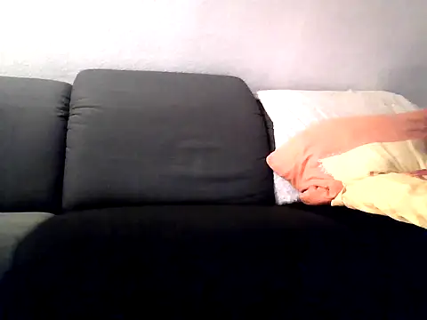 Cambitchboy live cam on StripChat