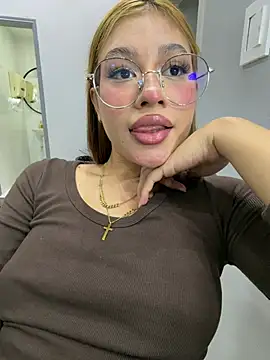 leaahcashh webcam