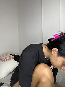 leilani_X webcam