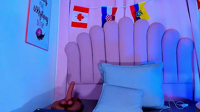 nicolemadrird (T young) - Ass spread 🍑🔞
