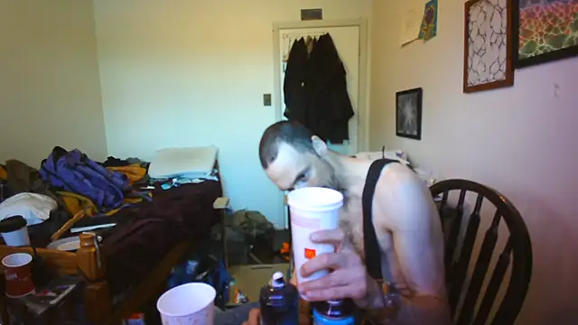 JohnnyMoves webcam