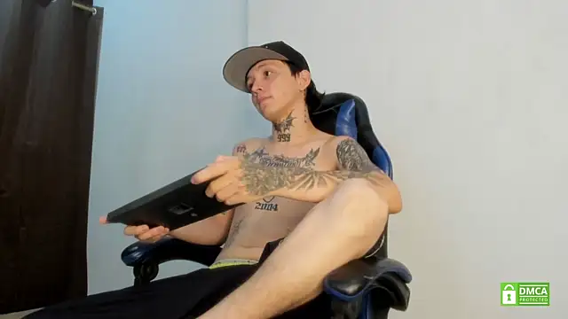 Nick_TattooedGuy live sex cam