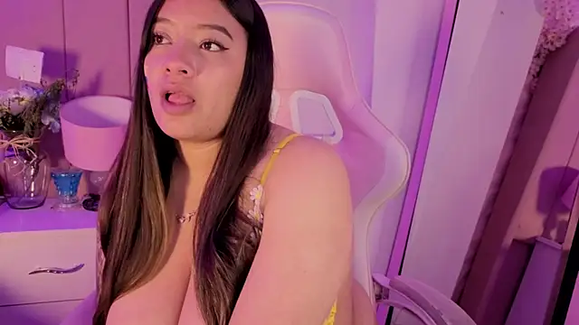 MollyBigBoobs12 webcam