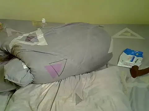 Pearl_petite webcam