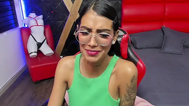 karlaslutskinny__ - KarlaSlutSkinny__'s free webcam - UK Sex Cams