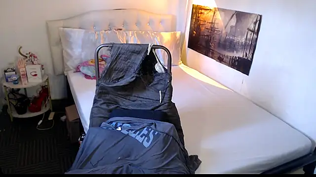 NinaDOM4CUM webcam