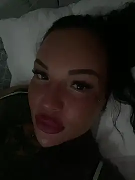 _MelinaCurves_ webcam