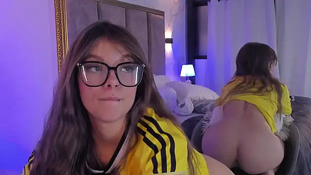 AmmyJones_ webcam