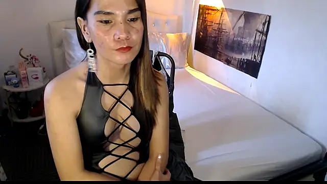 NinaDOM4CUM webcam