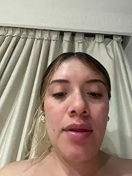 valery_mora webcam