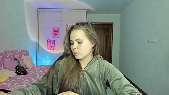 Kira_love_81 webcam