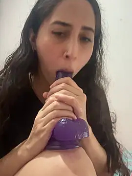 LatinDoll8 webcam