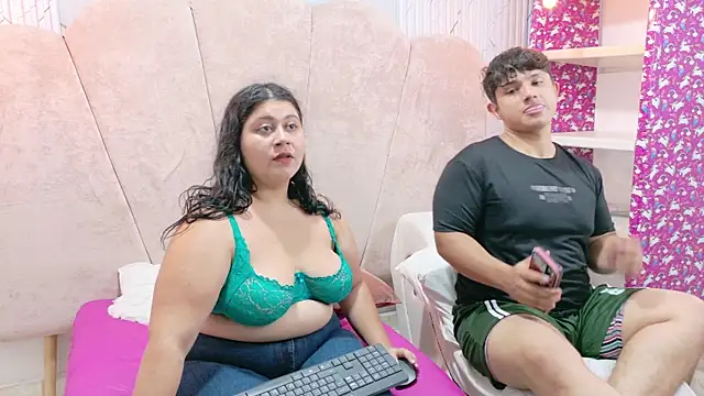ParejaCurvy20 webcam