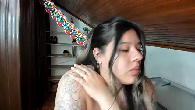 LinaBrowm webcam