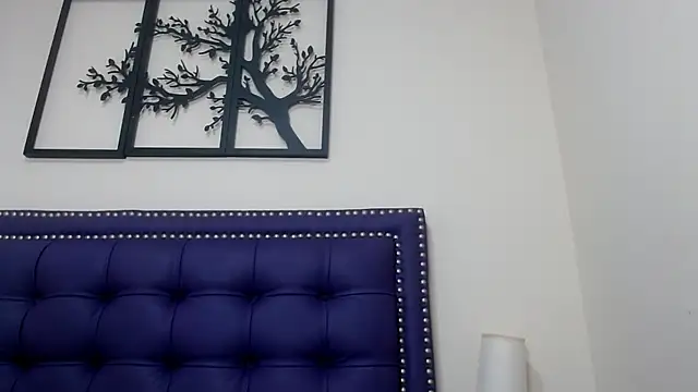 lunadreadd live cam on StripChat