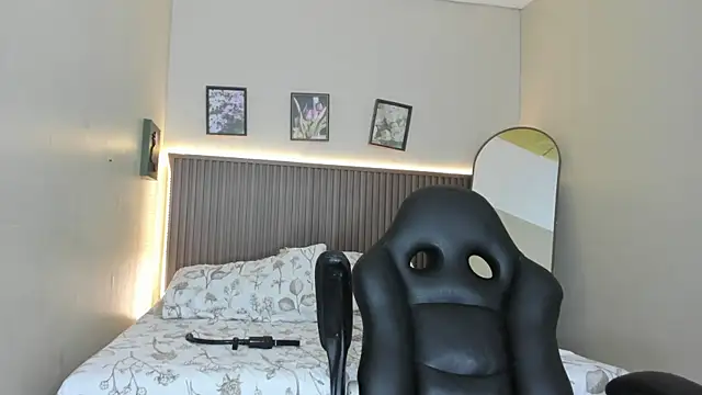 Joan_Blake webcam