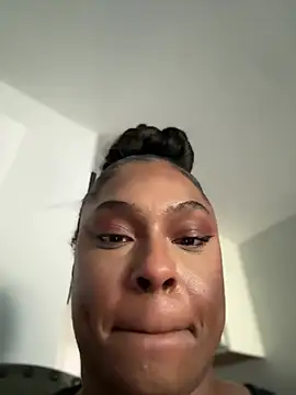 CandyLuxxxx webcam