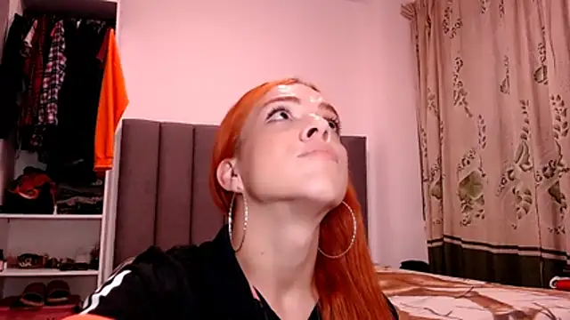 saara_johnson496 webcam