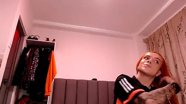 saara_johnson496 webcam