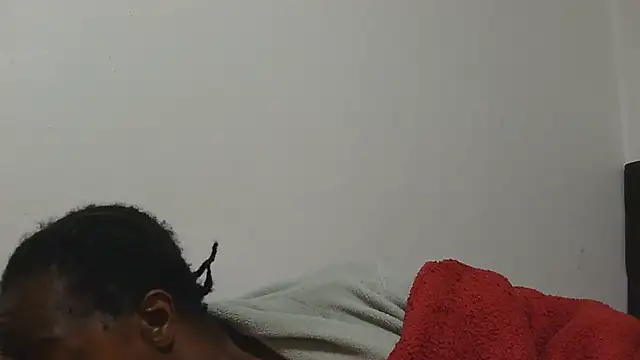 sluttylaura21 webcam