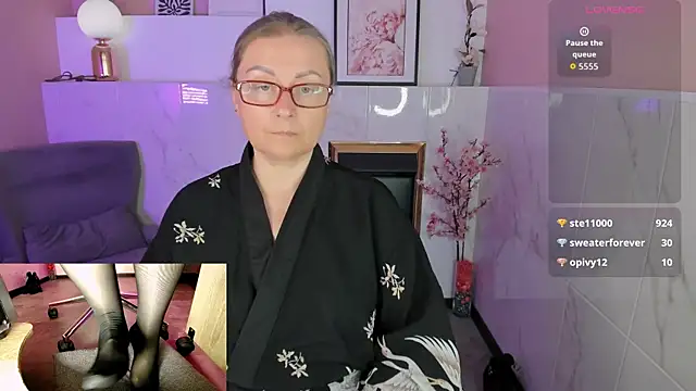 Alexandra_Kind webcam