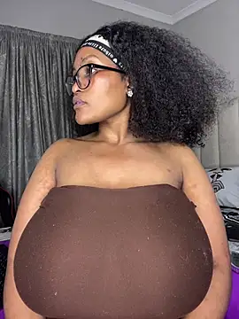 Bustygoddess32 webcam