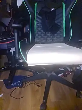 HuffedAdvocate webcam