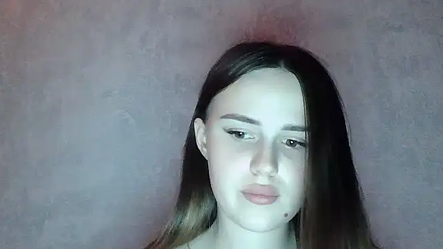 SweetLoraa webcam
