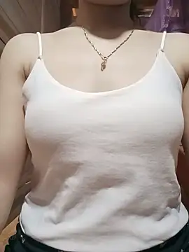 LucyyLy webcam