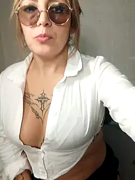 Gatithaaa webcam