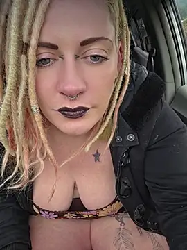 PinkTheHawk 🎀 live online stream