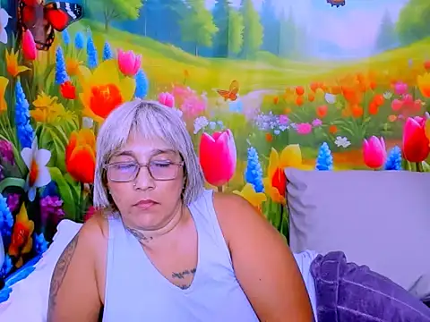 indianroxy webcam