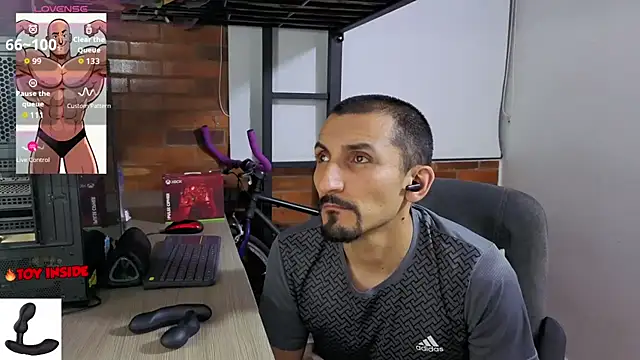 Marck_Muscle webcam