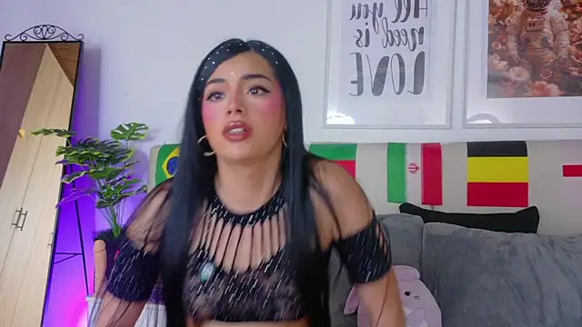 SaritaBratz webcam