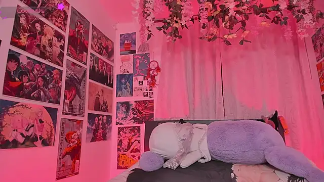 MissCurvyTop webcam
