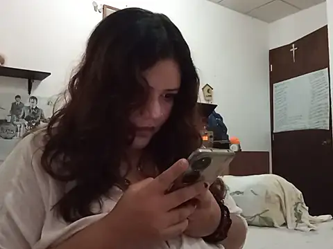 Kitty_WetXxX live cam on StripChat
