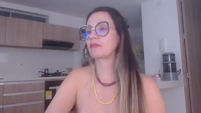 LovePaula webcam