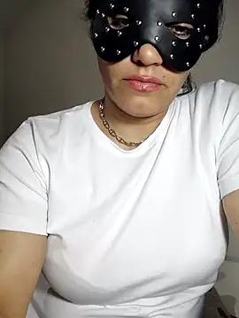 Nergiz2135 webcam