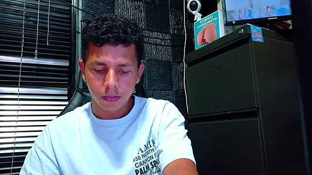 boy_bigcock24cm webcam