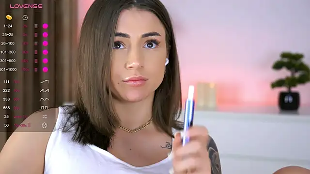 AishaSins webcam