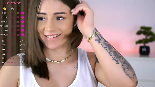 AishaSins webcam